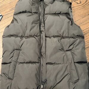 Old Navy Boys Dark Gray Puffer Vest